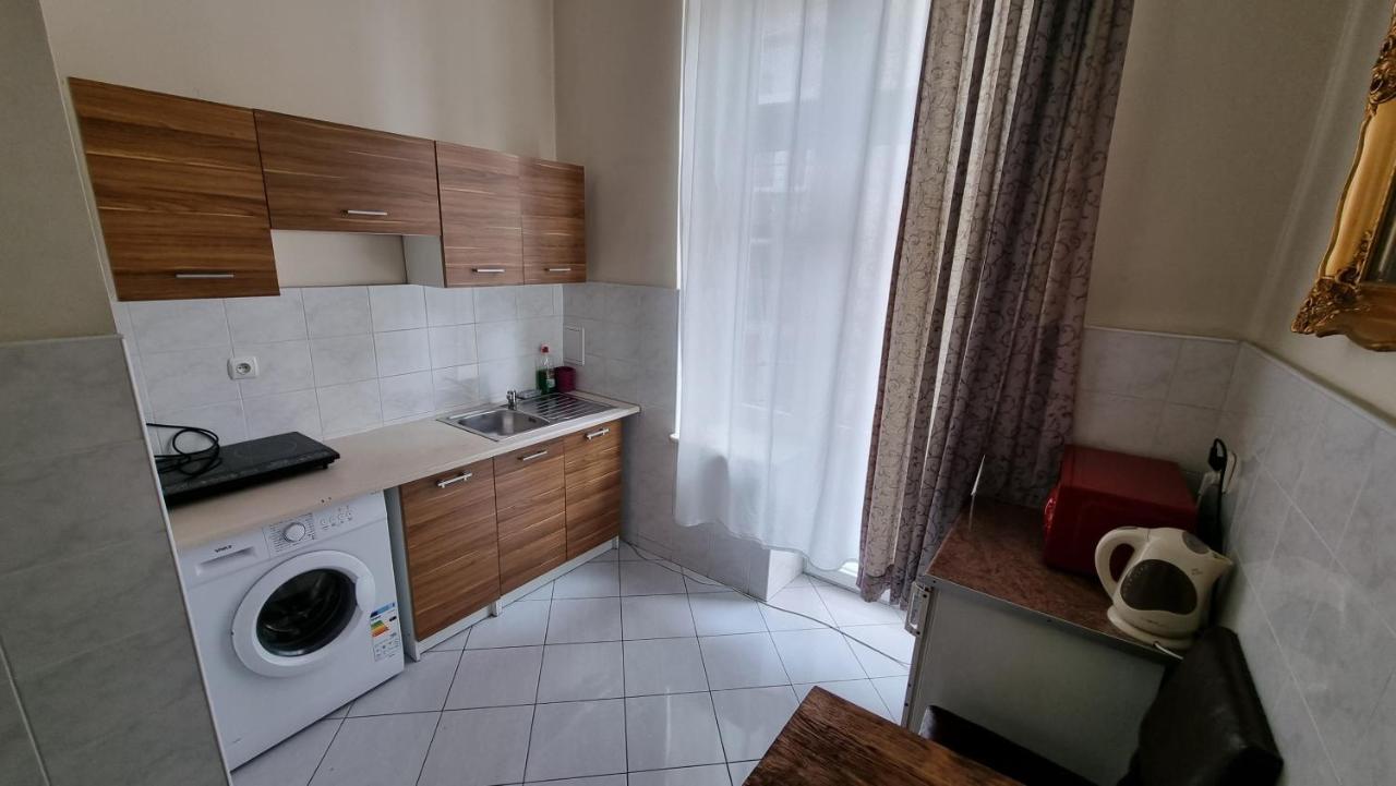 Florian 8 Apartament